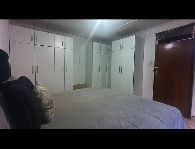 4 BEDROOM HOUSE FOR SALE IN KHARWASTAN